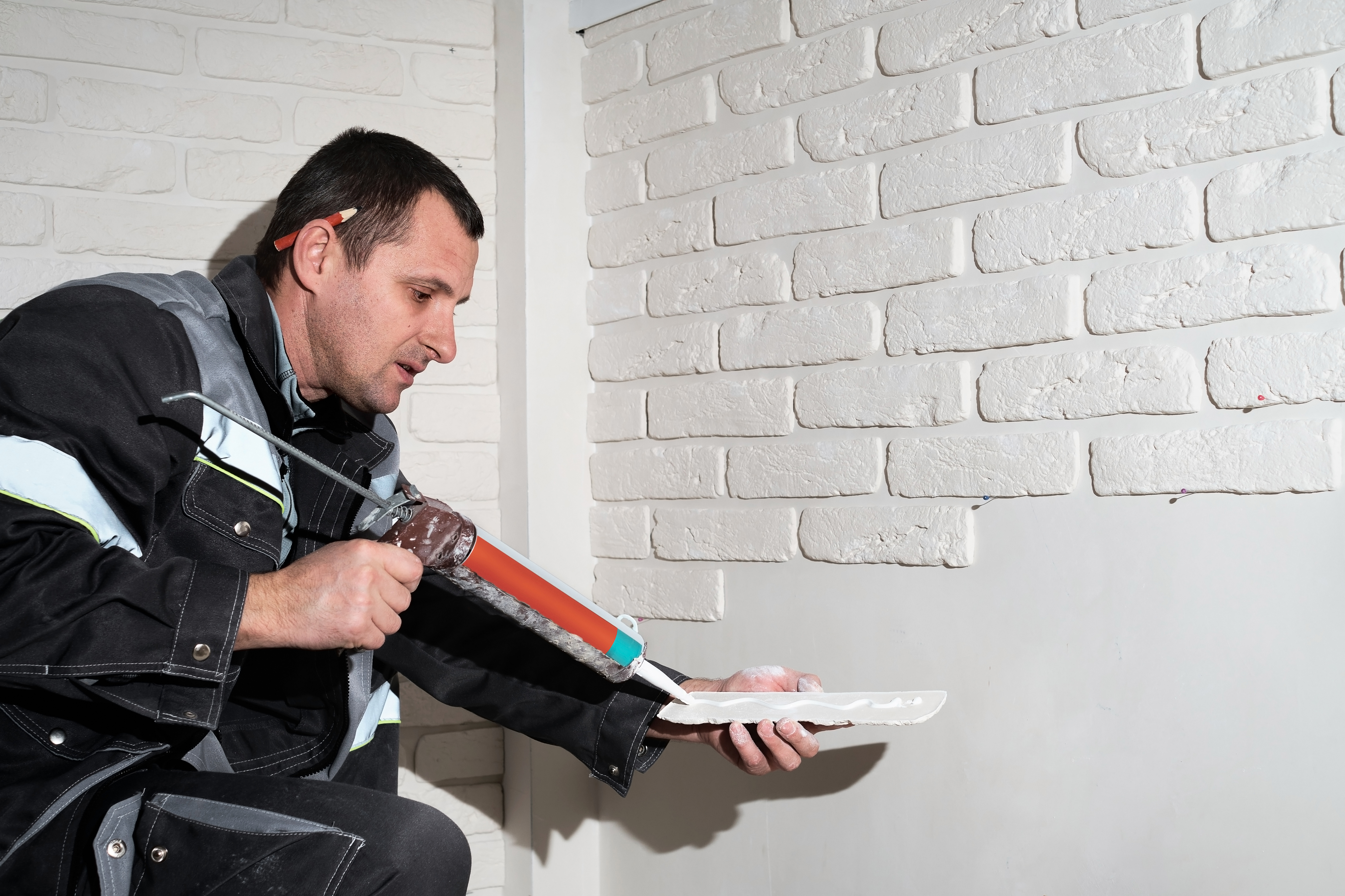 Wallpaper fixing works